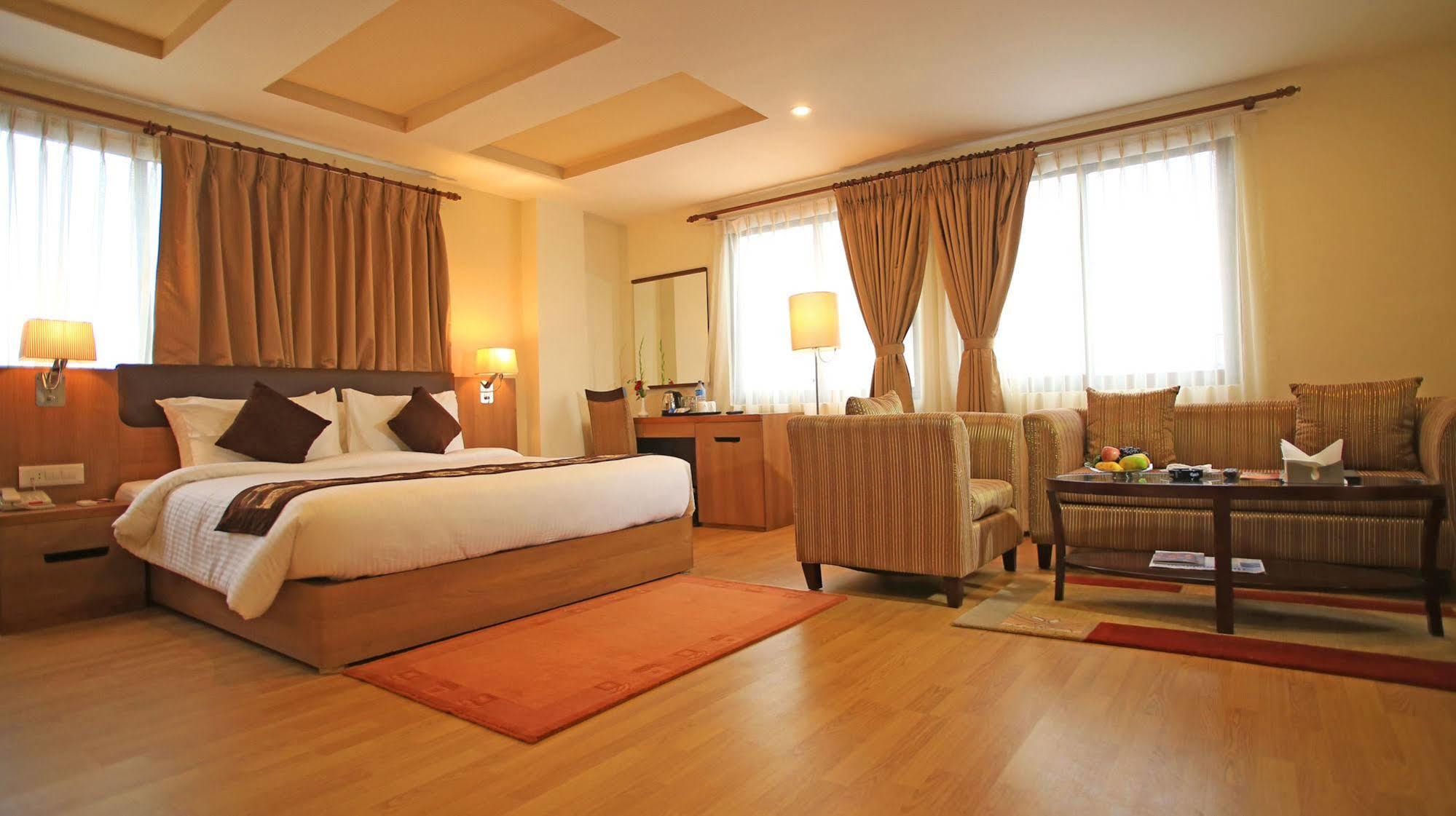 Mirage Lords Inn Kathmandu Esterno foto